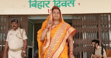 IMG 20220404 WA0045 सबसे पहले वोट गिराने के लिए पहुंची जिला पार्षद ललिता देवी को पीठासीन पदाधिकारी ने कराया इन्तजार