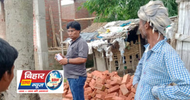 6 6 आवास नहीं बनाने वाले लाभुकों को लदनियां के बीडीओ अखिलेश्वर कुमार ने लगाई फटकार