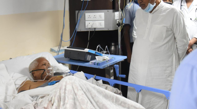 image राजद सुप्रीमो लालू प्रसाद की तबीयत की स्थिति जानने के लिए अस्पताल पहुंचे : मुख्यमंत्री नीतीश कुमार