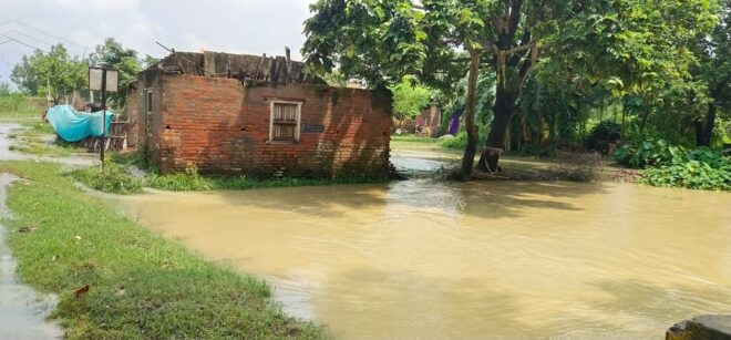 WhatsApp Image 2022 09 04 at 4.35.40 PM वर्ष 1987 से लगातार बाढ़ विभिषिका झेल रहा है दोनवारी गांव बगल अन्य गांव
