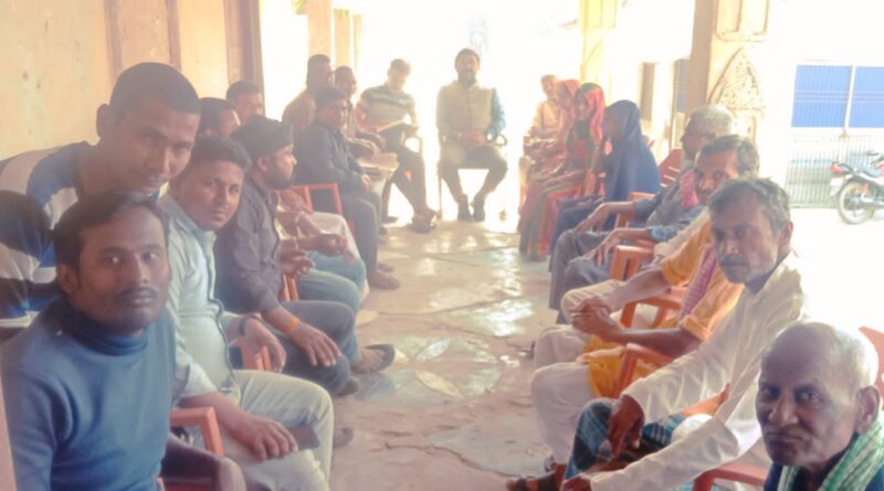 IMG 20230304 WA0012 होली व शब-ए-बरात को लेकर कोइलख ग्राम कचहरी पर आयोजित हुई शांति समिति की बैठक