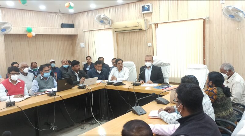 IMG 20220221 WA0110 स्वास्थ्य विभाग की समीक्षात्मक बैठक : D M ।। 2 .समाहरणालय में साप्ताहिक समीक्षा बैठक  : D M