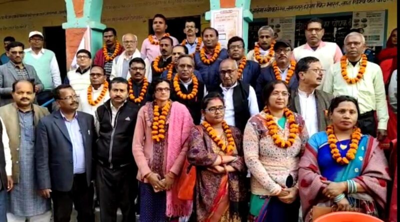 IMG 20220227 WA0083 शिक्षक संगठन चुनाव को लेकर नगर के कन्या मध्य विद्यालय परिसर में बैठक में