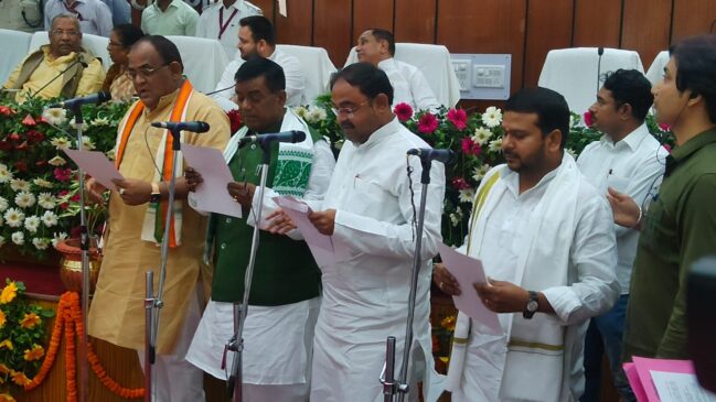 IMG 20220411 WA0078 बिहार विधान परिषद के नवनिर्वाचित 24 सदस्यों ने पद एवं गोपनीयता की शपथग्रहण ली