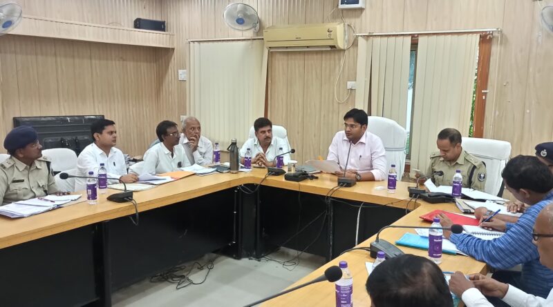 IMG 20220628 WA0166 जिलाधिकारी अरविन्द कुमार वर्मा ने जिले के लंबित / निष्पादित (सामान्य वाद / स्पीडी ट्रायल) से संबंधित सभी वादों का किया समीक्षा