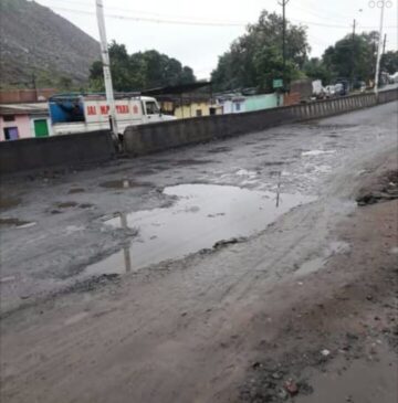 IMG 20220812 WA0002 धनबाद के मुख्य सड़को का हाल बेहाल