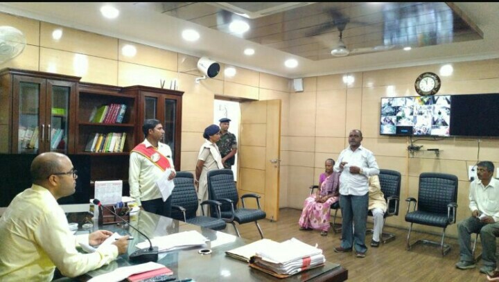 डीसी ने जनता दरबार में जिले के विभिन्न क्षेत्रों से आए लोगों की समस्याओं को सुना 1 IMG 20220824 WA0098 डीसी ने जनता दरबार में जिले के विभिन्न क्षेत्रों से आए लोगों की समस्याओं को सुना