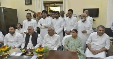 IMG 20220826 WA0114 अवध बिहारी चौधरी को विधानसभा अध्यक्ष और देवेशचन्द्र ठाकुर को विधान परिषद का सभापति और डॉ रामचंद्र पूर्वे को उपसभापति सर्वसम्मति से निर्वाचित होने पर एजाज अहमद दी बधाई