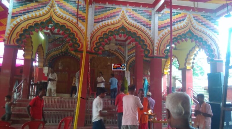 WhatsApp Image 2022 09 27 at 12.50.51 PM खाजेडीह में प्रसाद वितरण करनेवालों की लगती है लाइन