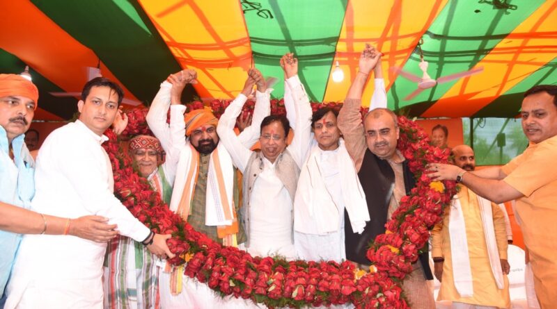 IMG 20230327 WA0004 भव्य स्वागत देखकर भावुक हुए सम्राट चौधरी, कहा, विरोधी दलों का सुपड़ा साफ कर आपके कर्ज को उतारने का प्रयास करूंगा