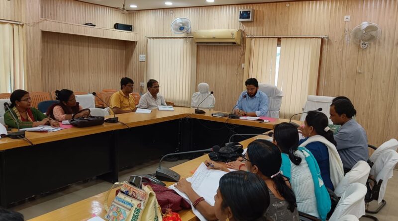 IMG 20230415 WA0023 सभाकक्ष में बाल विकास परियोजना से संबंधित सभी कार्यों की समीक्षात्मक बैठक