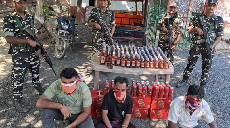 IMG 20240909 WA0010 एसएसबी मधवापुर में 03 तस्करों के साथ टेंपू सहित अवैध शराब भारी मात्रा में जब्त