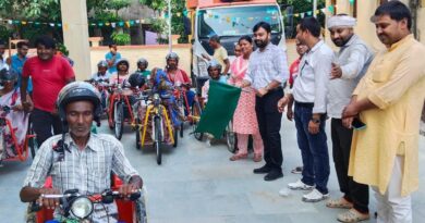 IMG 20240919 WA0012 पंडौल बुनियाद केंद्र, मधुबनी पर 12 दिव्यांग लाभुकों को बैटरी चालित ट्राइसाइकिल दिया गया, साथ ही 1 लाभुक को श्रवण यंत्र भी दिया
