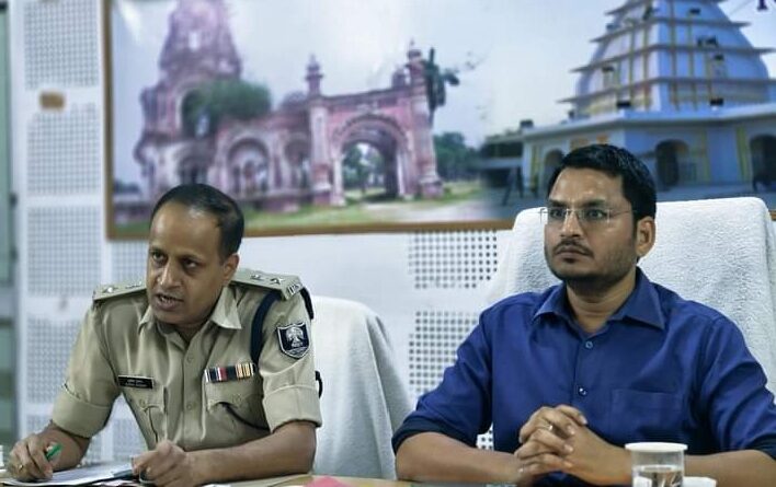 विधि व्यवस्था संधारण को लेकर सभी महत्वपूर्ण 452 स्थानों पर 904 तेज-तरर्रार दंडाधिकारियों एवं पुलिस पदाधिकारियों प्रतिनियुक्ति : D M,एसपी ।। 2.जिला परिषद कार्यालय परिसर में 08 अक्टूबर 2024 को एक दिवसीय नियोजन कैम्प का आयोजन 1 IMG 20241006 WA0008 विधि व्यवस्था संधारण को लेकर सभी महत्वपूर्ण 452 स्थानों पर 904 तेज-तरर्रार दंडाधिकारियों एवं पुलिस पदाधिकारियों प्रतिनियुक्ति : D M,एसपी ।। 2.जिला परिषद कार्यालय परिसर में 08 अक्टूबर 2024 को एक दिवसीय नियोजन कैम्प का आयोजन