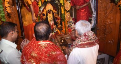 IMG 20241010 WA0027 बाढ़ प्रभावित क्षेत्रों में किसानों को फसल क्षति की राशि दीपावली के पूर्व अवश्य उपलब्ध करा दें : मुख्यमंत्री ।। 2. उप मुख्यमंत्री  विजय कुमार सिन्हा के सरकारी आवास पर आयोजित शारदीय नवरात्र के महाआरती कार्यक्रम में शामिल हुये मुख्यमंत्री