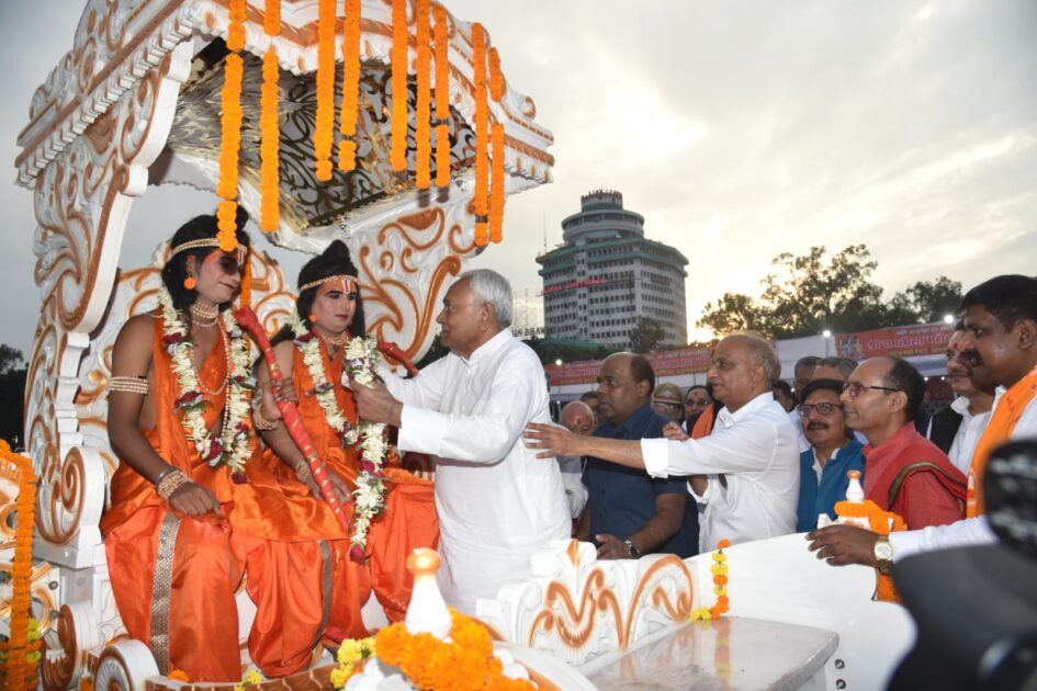 रावण वध समारोह में शामिल हुये : मुख्यमंत्री 2 IMG 20241012 WA0034 रावण वध समारोह में शामिल हुये : मुख्यमंत्री