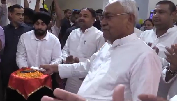 Screenshot 2024 10 03 16 22 14 89 7352322957d4404136654ef4adb64504 मुख्यमंत्री ने जे०पी० गंगा पथ के कृष्णा घाट सम्पर्कता एवं गायघाट में अप रैम्प सम्पर्कता का किया लोकार्पण, पटना सिटी में नवनिर्मित औद्योगिक प्रशिक्षण संस्थान के भवन का किया उद्घाटन, 87 औद्योगिक प्रशिक्षण संस्थानों में सेंटर ऑफ एक्सिलेंस के भवन निर्माण हेतु 408.75 करोड़ रूपये की योजनाओं का किया शिलान्यास