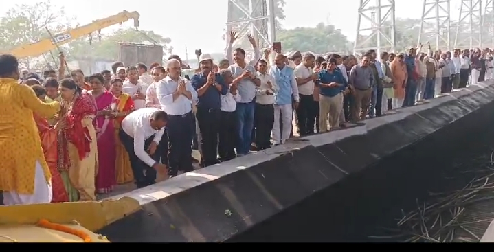 Screenshot 2024 11 12 20 53 58 93 6012fa4d4ddec268fc5c7112cbb265e7 बिरला ग्रुप ऑफ इंडस्ट्रीज के अध्यक्ष ने शिव शक्ति धाम पूजन, कांटा पूजन,डोंगा पूजन, के उपरांत गन्ना पेराई सत्र का हुआ शुभारंभ किया