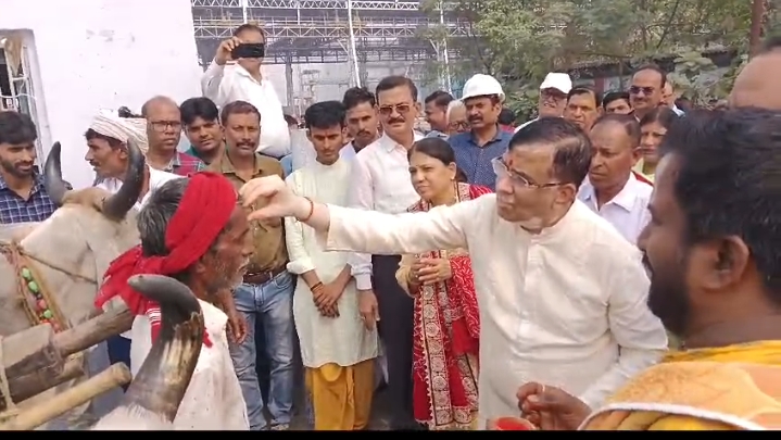 Screenshot 2024 11 12 20 54 17 65 6012fa4d4ddec268fc5c7112cbb265e7 बिरला ग्रुप ऑफ इंडस्ट्रीज के अध्यक्ष ने शिव शक्ति धाम पूजन, कांटा पूजन,डोंगा पूजन, के उपरांत गन्ना पेराई सत्र का हुआ शुभारंभ किया