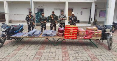 IMG 20250123 WA0015 SSB ने अवैध तरीके से नेपाल ले जाए जा रहे कपड़े को पकड़ा
