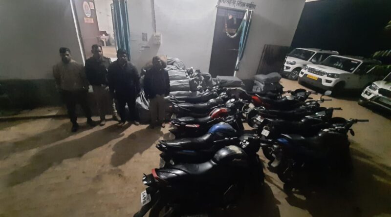IMG 20250201 WA0014 1440 लीटर अवैध नेपाली देसी शराब के साथ 11 मोटरसाइकिल जप्त एक तस्कर गिरफ्तार