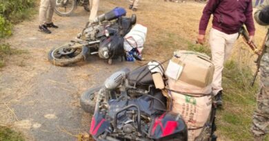 IMG 20250212 WA0010 दो मोटर साइकिल पर 133 लीटर नेपाली देसी एवं अंग्रेजी शराब बरामद