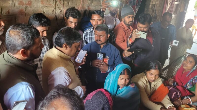 IMG 20250216 WA0007 राजद द्वारा नई दिल्ली स्टेशन पर भगदड़ से हुई मौत पर कहा कि डबल इंजन सरकार आम जनों की सुरक्षा की बजाय अपने प्रचार -प्रचार में लगी हुई