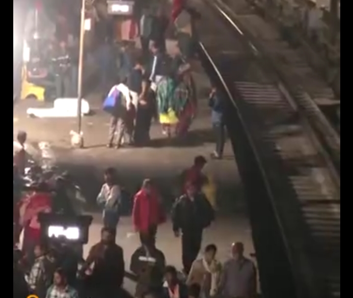 Screenshot 2025 02 16 12 26 33 20 40deb401b9ffe8e1df2f1cc5ba480b12 भगदड़ से 19 लोगों की मौत 15 महिलाएं और 3 बच्चे 26 से ज्यादा लोग घायल