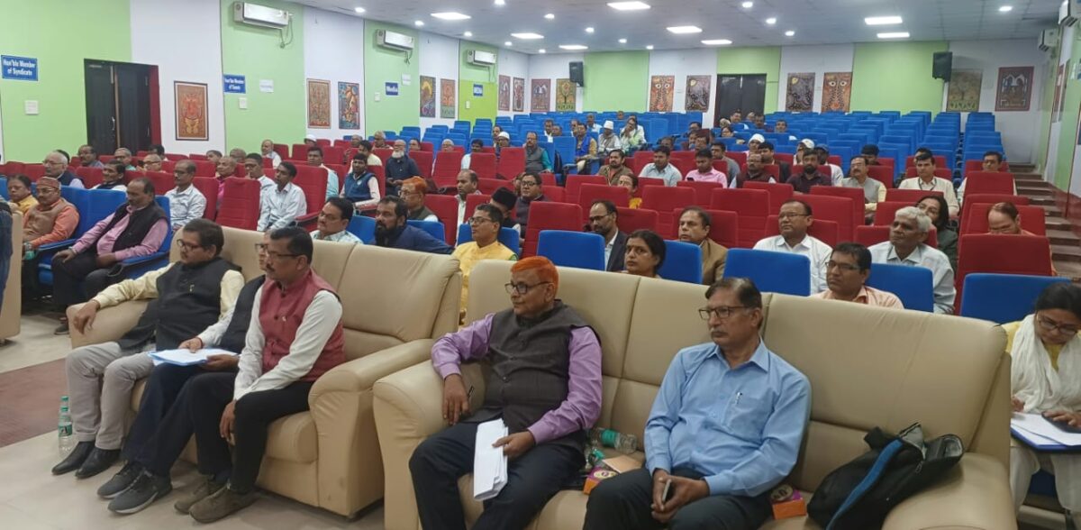 IMG 20250307 WA0013 संबद्ध एवं बी. एड. महाविद्याल शिक्षकों का शोषण बर्दाश्त नहीं : कुलपति
