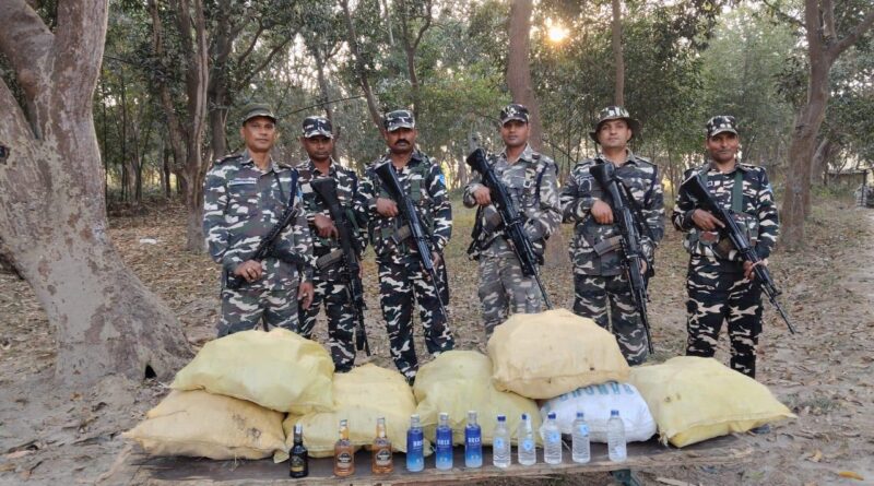 IMG 20250315 WA0005 SSB जवानों द्वारा विशेष गश्त के दौरान तस्करी की सामग्री जब्त ।। 2.जवानों द्वारा नेपाल से तस्करी कर भारत लाई जा रही शराब को किया जब्त