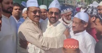 IMG 20250331 WA0007 राजद प्रदेश प्रवक्ता एजाज अहमद ने फुलवारी शरीफ के खानकाह मुजीबिया में ईदुल फितर की नमाज अदा की ,और लोगों से गले मिलकर उन्हें मुबारकबाद दी
