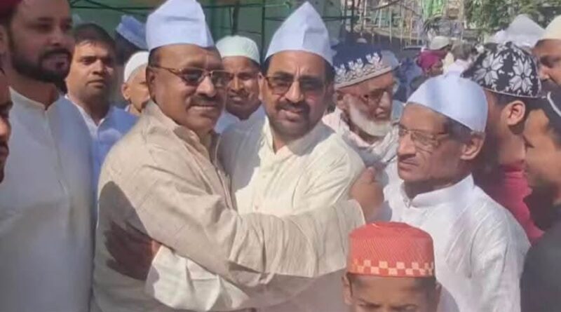 IMG 20250331 WA0007 राजद प्रदेश प्रवक्ता एजाज अहमद ने फुलवारी शरीफ के खानकाह मुजीबिया में ईदुल फितर की नमाज अदा की ,और लोगों से गले मिलकर उन्हें मुबारकबाद दी
