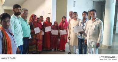 IMG 20250411 WA0005 गरीब भूमिहीनों के बीच 3 डिसमिल जमीन का पर्चा बांटा : उपमुख्यमंत्री  विजय कुमार सिन्हा 