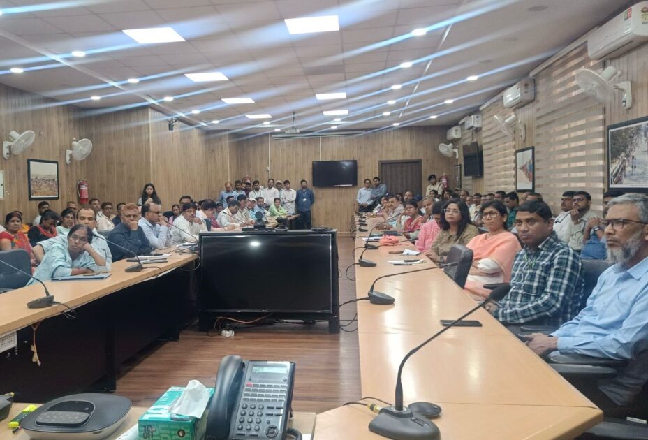 IMG 20250502 WA0013 शिक्षा विभाग में अग्नि आपदा से निपटने हेतु अग्निशमन प्रशिक्षण कार्यक्रम