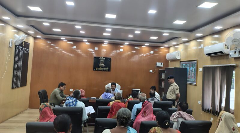 IMG 20250502 WA0018 जनता के दरबार में जिलाधिकारी
