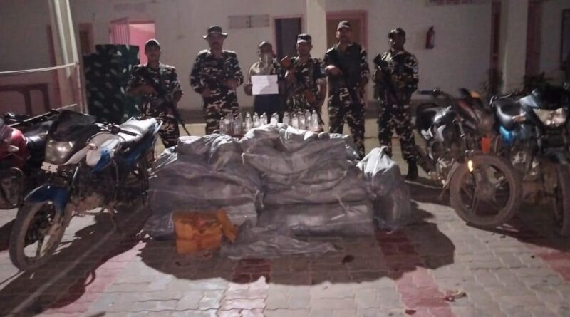 IMG 20250528 WA0004 SSB ने जवानों द्वारा नेपाली शराब के साथ दो तस्कर गिरफ्तार ।।2. भारी मात्रा में नेपाली शराब जब्त एक तस्कर गिरफ्तार