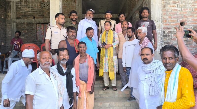 IMG 20250528 WA0011 डलोखर पंचायत के गांव - गांव जाकर लोगों से संपर्क : मीणा कामत (विधायक)