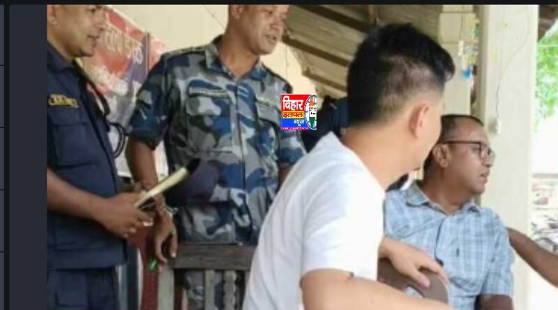 Screenshot 2025 05 16 21 14 39 75 8103d34b31ccde8855577b732f573a6d इंडो - नेपाल सीमा के पास पकड़ा एक चाइनीज व्यक्ति सहित तीन अनजान विदेशी को