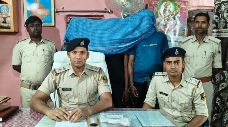 IMG 20250623 WA0022 खुटौना पुलिस ने लूटकांड का किया उद्भेदन, तीन अपराधी चाकू और बाइक के साथ गिरफ्तार