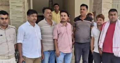 Screenshot 2025 06 13 19 13 13 57 a23b203fd3aafc6dcb84e438dda678b6 निगरानी विभाग ने रंगे हाथों जीआरपी सब इंस्पेक्टर को पांच हजार रुपये रिश्वत लेते गिरफ्तार