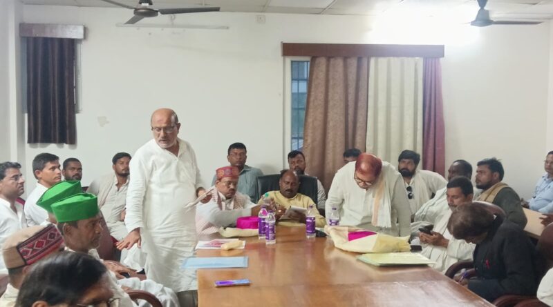 IMG 20250722 WA0007 मतदाता सूची की विशेष गहन पुनरीक्षण को लेकर प्रदेश द्वारा भेजे गए कमिटी ने मधुबनी पहुंचकर राजद जिला इकाई की बैठक