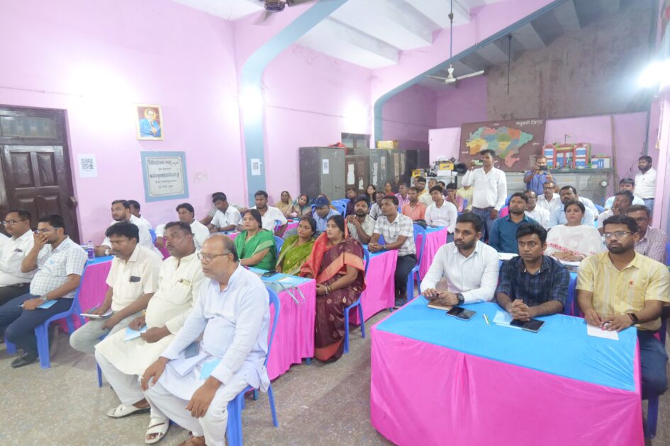 जिलाधिकारी आनंद शर्मा ने दीप प्रज्वलित कर पंचायत विकास सूचकांक 2.0 प्रशिक्षण कार्यक्रम का शुभारंभ 2 IMG 20250728 WA0009 जिलाधिकारी आनंद शर्मा ने दीप प्रज्वलित कर पंचायत विकास सूचकांक 2.0 प्रशिक्षण कार्यक्रम का शुभारंभ