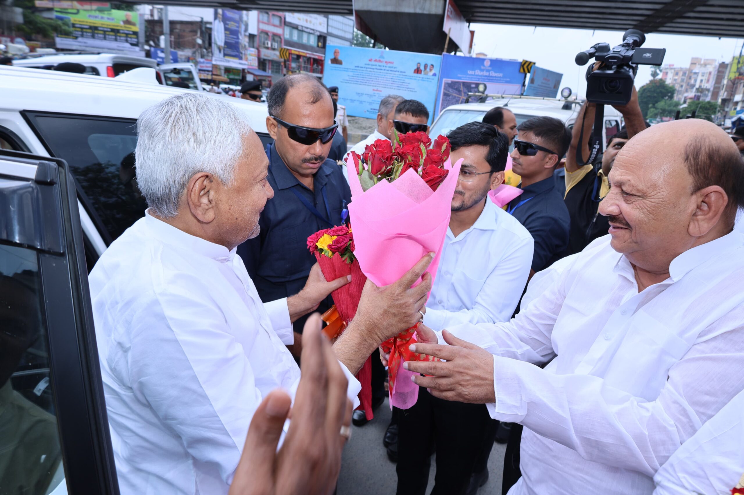 IMG 20250731 WA0019 scaled मुख्यमंत्री ने मुजफ्फरपुर जिले में प्रगति यात्रा के दौरान की गई घोषणाओं से संबंधित 574.16 करोड़ रुपये की विभिन्न विकास योजनाओं का शिलान्यास