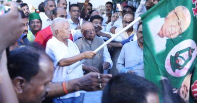 IMG 20250823 WA0004 मिशन 2025 तेजस्वी संदेश रथ को राष्ट्रीय अध्यक्ष  लालू प्रसाद  ने हरी झंडी दिखाकर पटना के हर गांव मैं प्रचार प्रसार के लिए रवाना 