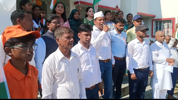 15 अगस्त लदनिया में धूमधाम से मनाया 79 वें स्वतंत्रता दिवस 2 Screenshot 2025 08 16 07 11 40 48 99c04817c0de5652397fc8b56c3b3817 15 अगस्त लदनिया में धूमधाम से मनाया 79 वें स्वतंत्रता दिवस