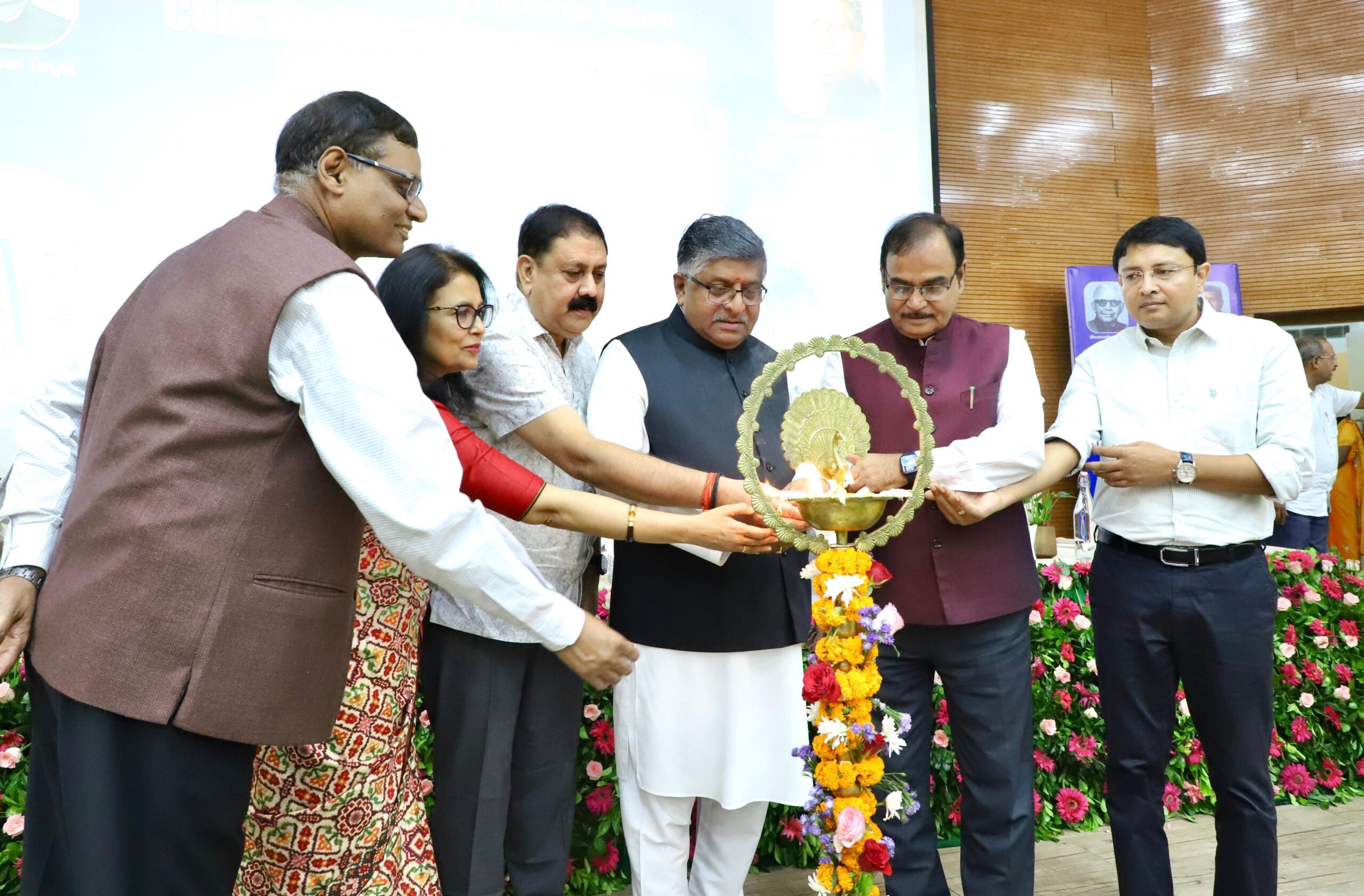 संविधान की ताकत ही है लोकतंत्र की असली शक्ति: रविशंकर प्रसाद