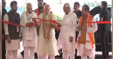 पूर्णिया में 40 हजार करोड़ रुपये से अधिक की विभिन्न योजनाओं के शिलान्यास, उद्घाटन, शुभारंभ, गृह प्रवेश तथा राष्ट्रीय ग्रामीण आजीविका मिशन (एन०आर०एल०एम०) के लाभों के वितरण : PM और CM