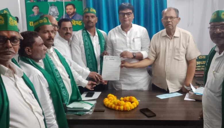IMG 20250920 WA0023 बबलू गुप्ता को पूर्व सैनिक प्रकोष्ठ झंझारपुर संगठन जिला अध्यक्ष मनोनीत किया 