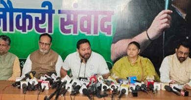 IMG 20251110 WA0005 हर घर नौकरी, महिलाओं के आर्थिक न्याय, संविदा कर्मियों को नियमित करने तथा बदलाव के लिए लोग एकजुट होकर वोट करे , चुनाव आयोग का रवैया लोकतांत्रिक व्यवस्था के लिए ठीक नहीं है : तेजस्वी प्रसाद यादव