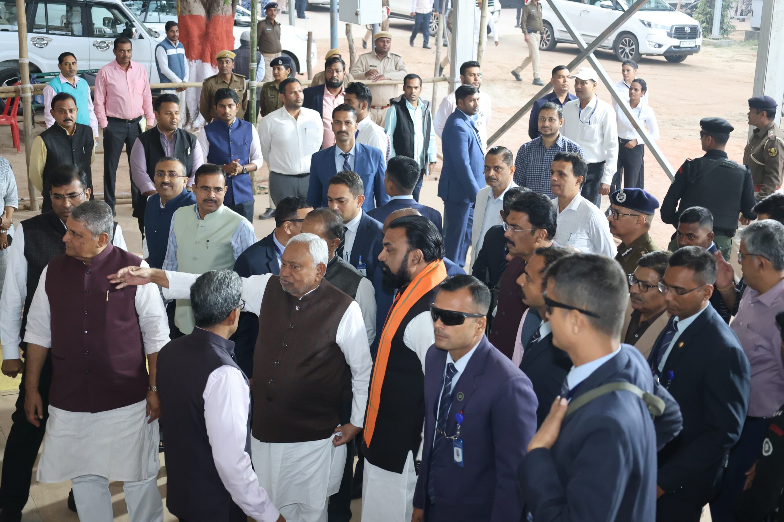 IMG 20251118 WA0014 2 scaled मुख्यमंत्री ने नई सरकार के शपथ ग्रहण समारोह की तैयारियों का किया निरीक्षण, अधिकारियों को दिये आवश्यक दिशा-निर्देश